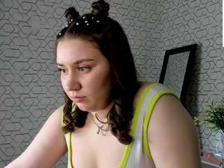 maya-raay's CamSoda show and profile