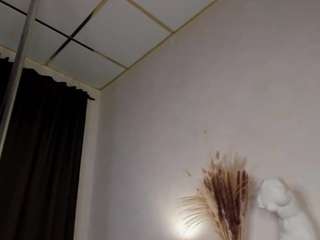 Maya-Raay live webcam show