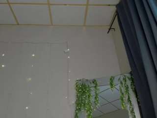 Maya-Raay live webcam show
