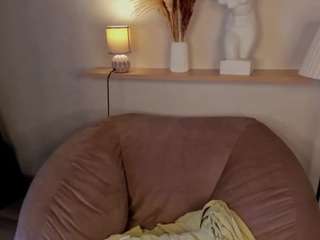 maya-raay live on CamSoda