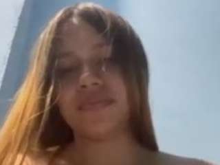 Live webcam model milkoflove on Soda Cams