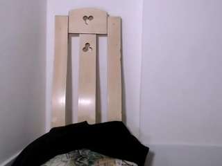 milkoflove live webcam show