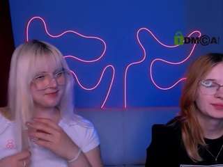 siana-ruby's CamSoda show and profile