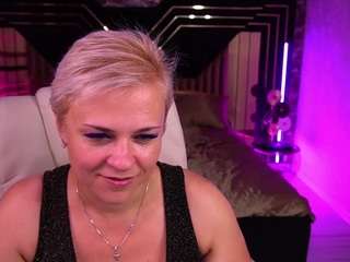 crystalvibe live webcam show