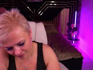 crystalvibe live webcam show