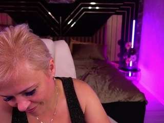 crystalvibe live webcam show
