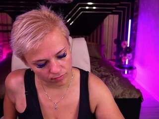 crystalvibe live webcam show