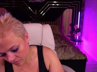 crystalvibe live webcam show