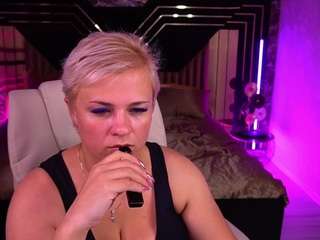 crystalvibe live webcam show