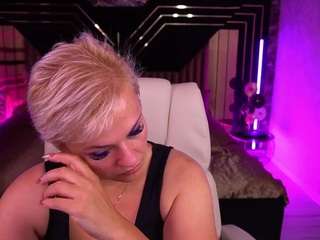 crystalvibe live webcam show
