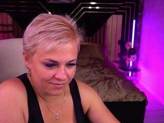 crystalvibe live webcam show