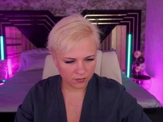 CrystalVibe live cam preview