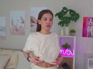 Live webcam model freddieshambrook on Soda Cams