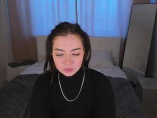 Live webcam model honey-cherrry on Soda Cams