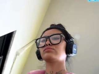 Live webcam model kalifaulds on Soda Cams