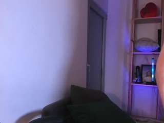 kiranahayes's live room