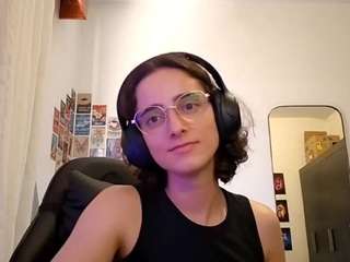 leorabreiland's CamSoda show and profile