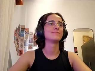 leorabreiland webcam