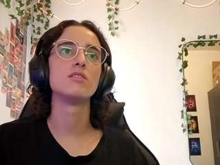 leorabreiland Live Webcam on CamSoda