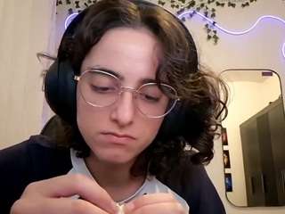 leorabreiland webcam