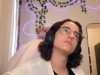 leorabreiland's CamSoda show and profile