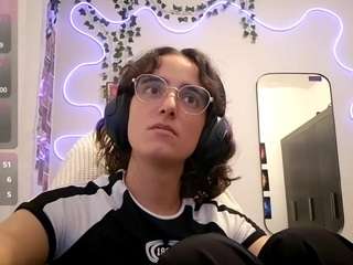 leorabreiland Live Webcam on CamSoda