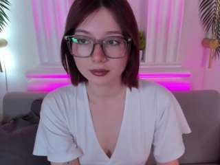Live webcam model lessy-gracce on Soda Cams