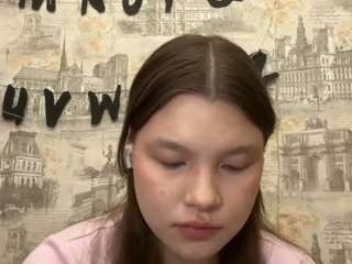 meifalconer's CamSoda show and profile