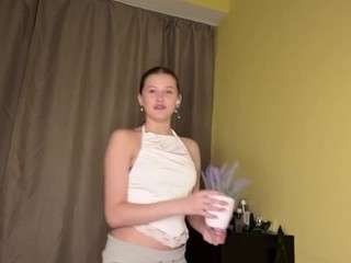 Live webcam model renezelinski on Soda Cams