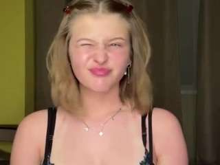 Live webcam model renezelinski on Soda Cams