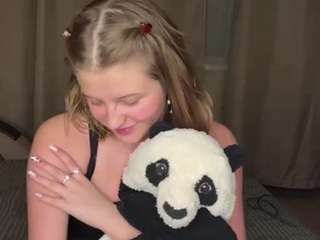 Live webcam model renezelinski on Soda Cams