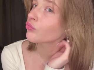 Live webcam model renezelinski on Soda Cams