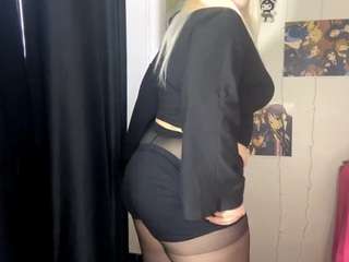 Live webcam model tinaevanss on Soda Cams