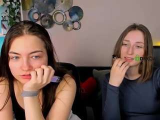 Live webcam model yuna-kim on Soda Cams