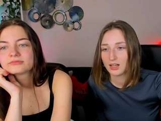 Live webcam model yuna-kim on Soda Cams