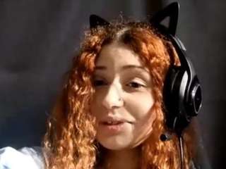 Live webcam model agustinagilliland on Soda Cams