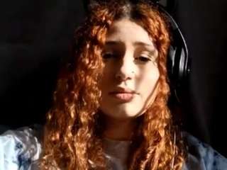 Live webcam model agustinagilliland on Soda Cams