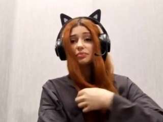 Live webcam model agustinagilliland on Soda Cams