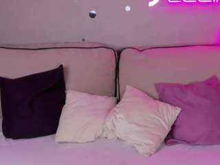 angelaa-woods Live Webcam on CamSoda