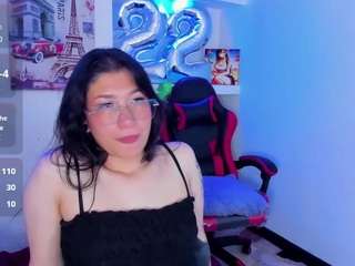 Live webcam model aura-eclipse on Soda Cams