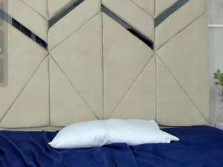 Live webcam model catalina-carter on Soda Cams