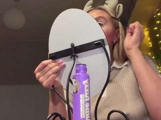 Live webcam model junomaris on Soda Cams