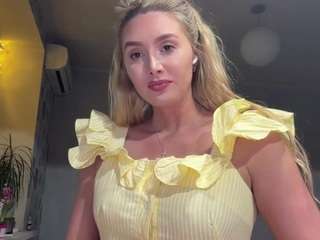 Live webcam model junomaris on Soda Cams