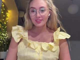 Live webcam model junomaris on Soda Cams