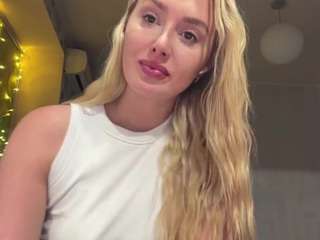 junomaris's CamSoda show and profile