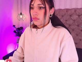 kitty-kiss live webcam show