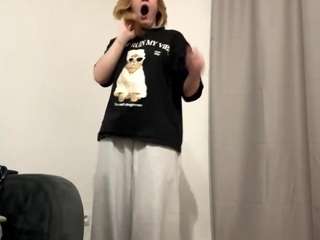 Live webcam model latiaamonette on Soda Cams