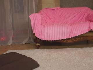 le modèle naye-omy est en webcam porno dans un show sur le site camsoda, il possède les tags suivants: ass bouncing,blowjob,brown eyes,brown hair,fingering,flashing,full nudity,normal,small tits,striptease,hd
