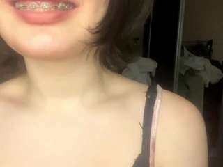 Live webcam model addiemunaz on Soda Cams