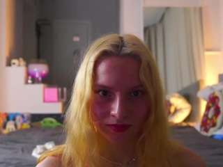 Ця модель зараз онлайн. dasha-brown
